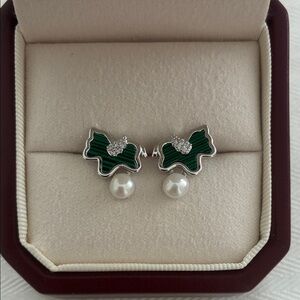Elegant Green horse pearl Earrings|silver earrings|Christmas gift for her